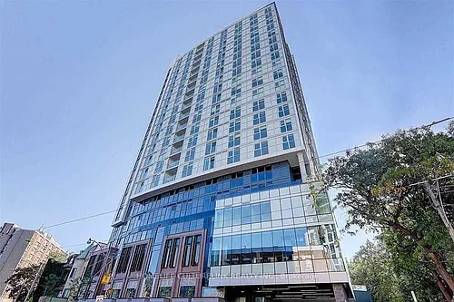 219 Dundas St E Photo 1