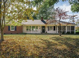 720 Indian Ridge Rd, Windy Hills, KY 40207