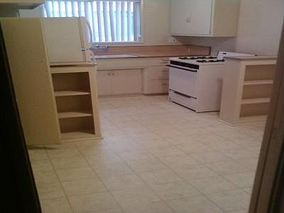 2nd image of 1947 S Shenandoah St APT 4
