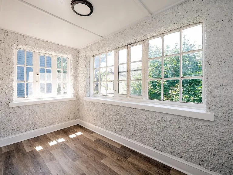 163 Jewett Ave — Photo 14