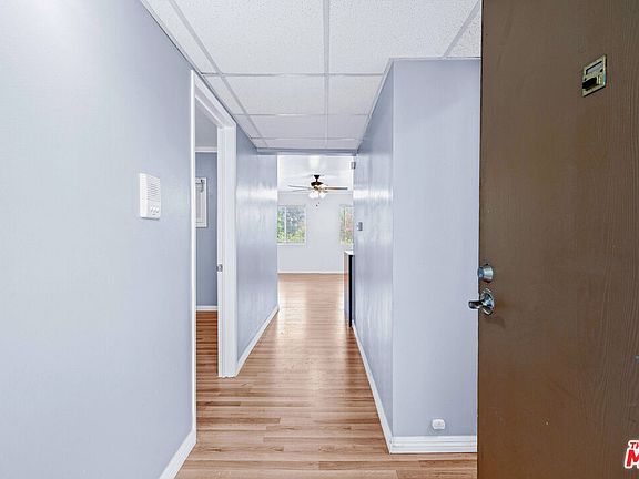 5th image of 12801 Moorpark St Unit 308