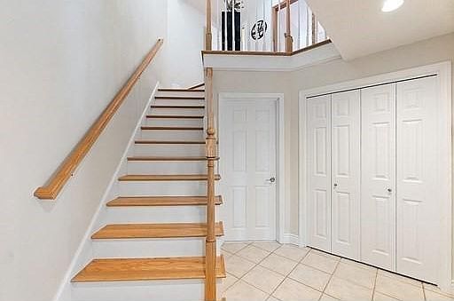 3rd image of 48 Eaton Ct #48