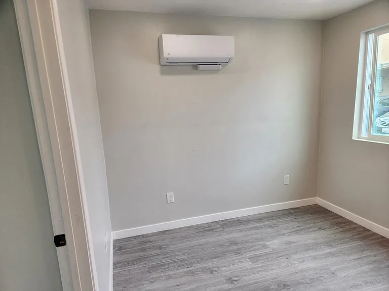 2848 Broadway #4 — Photo 4