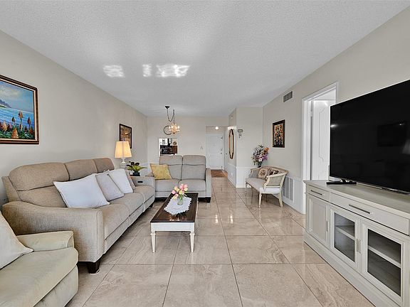 3rd image of 2350 NE 14th St #609