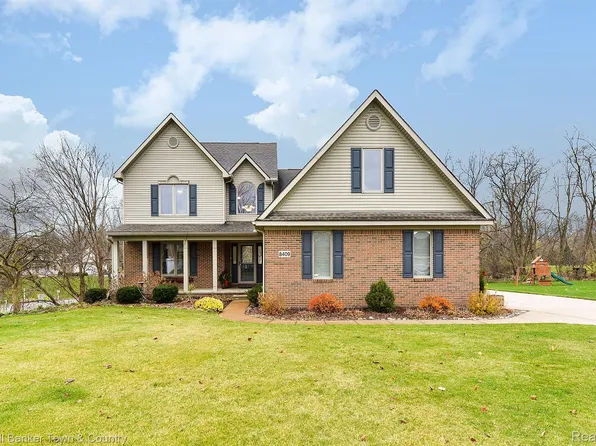 8409 Saddlewood Cir, Brighton, MI 48116