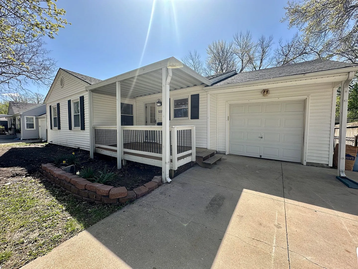  5221 Updated Prairie Village Ranch + Fenced Yard + One Car Garage — Photo 2