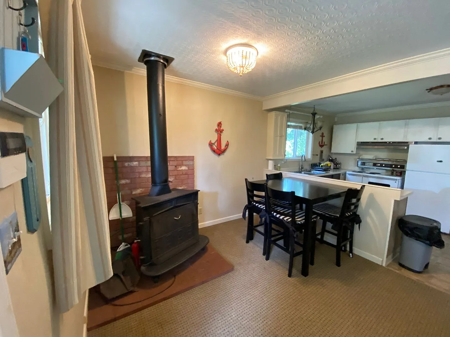 Long Beach Peninsula 2 Bedroom Home W/ Hot Tub, Furnished Mid-Term — Photo 4