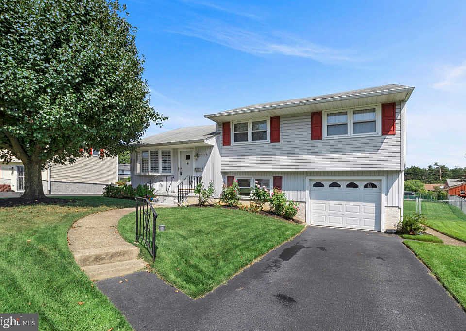 1st image of 3715 Clearwater Ln
