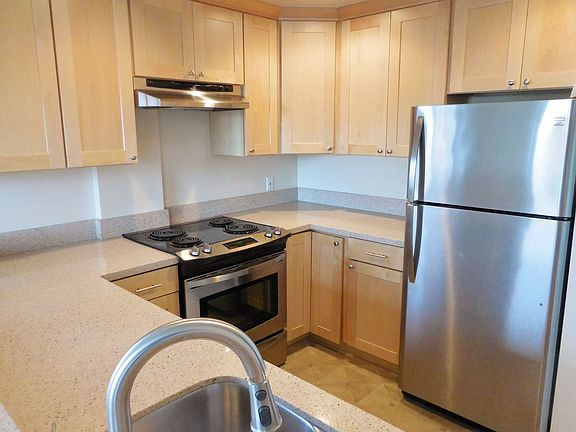 2nd image of 214 W McGraw St APT 205