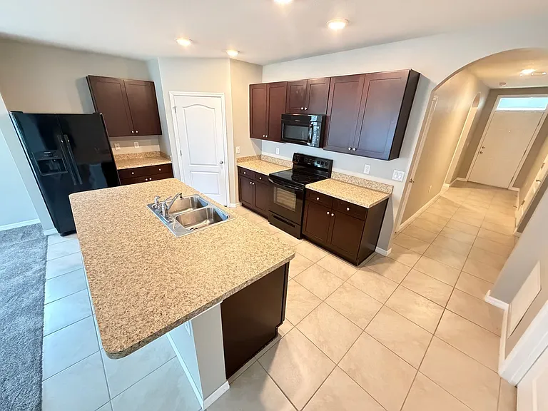 2915 Gibraltar Blvd — Photo 10