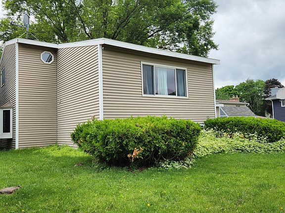 2nd image of 1404 City View Ct NE