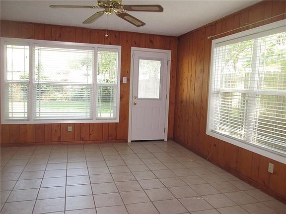 5th image of 325 Whitehall Dr