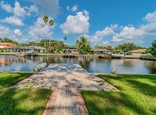 5113 Horseshoe Pl NE, Saint Petersburg, FL 33703
