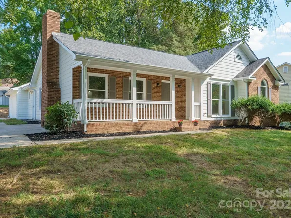 8122 Cadmium Ct, Charlotte, NC 28215