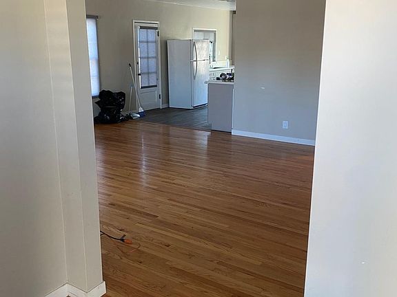 4th image of 3931 Somerset Dr