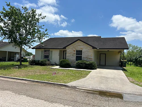 638 Guerra Ln Photo 1