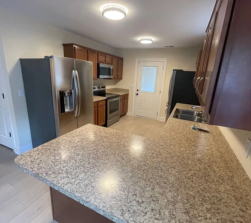 300 Mockingbird Ln