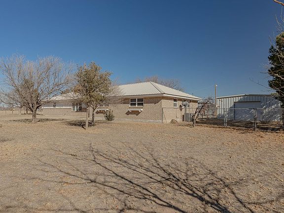 2nd image of 4566 N Redland Ave