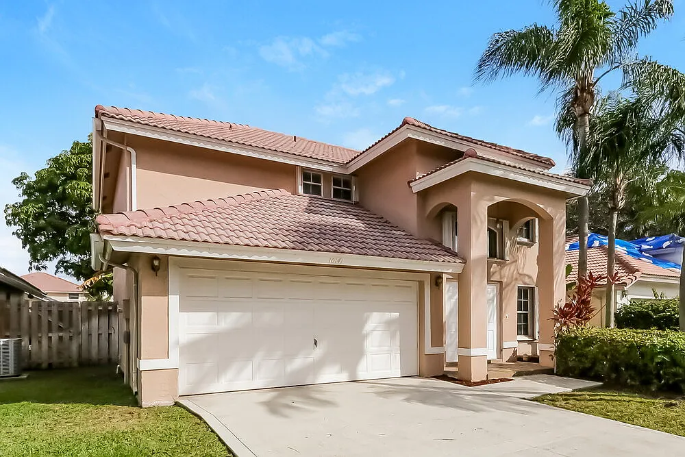 4 bed, 2.5 bath, 2128 sqft, $3,740 — Photo 4