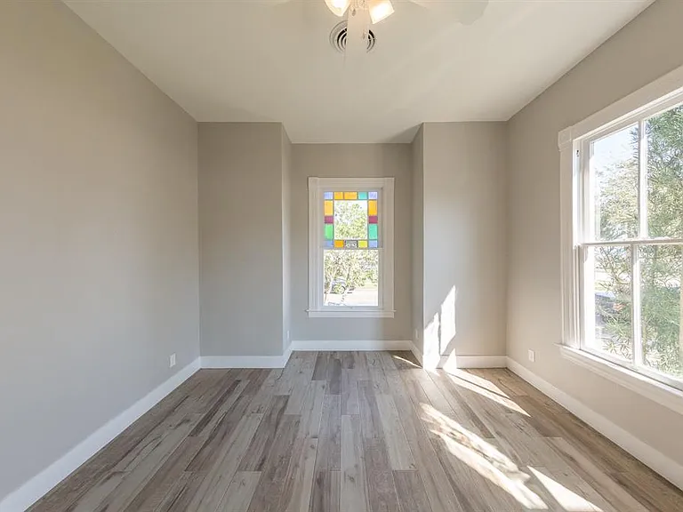 4307 Avenue Q — Photo 25