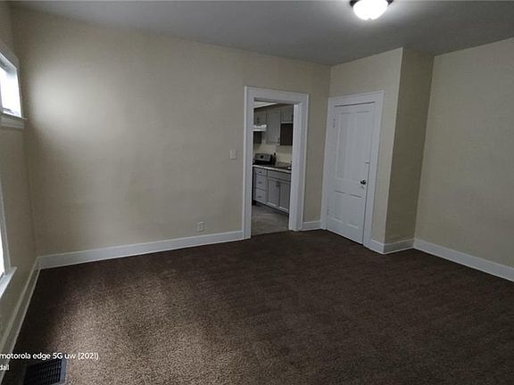 5th image of 1131 W High St