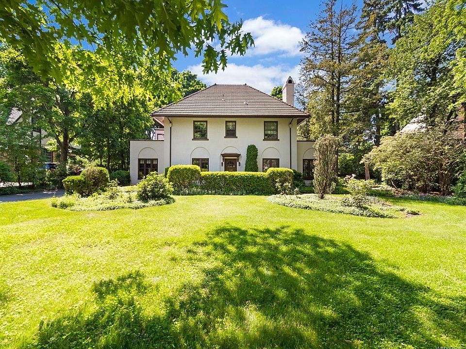 1st image of 80 Fairlawn Dr
