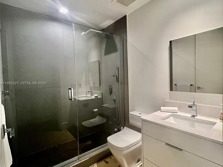 50 S Pointe Dr #LOFT5 — Photo 19