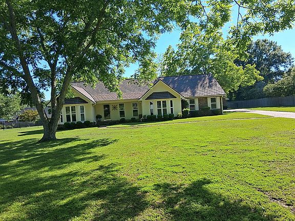 2nd image of 18437 Old Highway 49