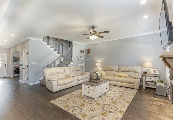 5th image of 305 Winter Terrace Ln