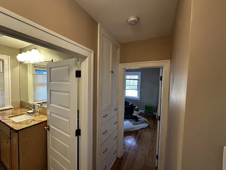 325 Sumner St — Photo 26