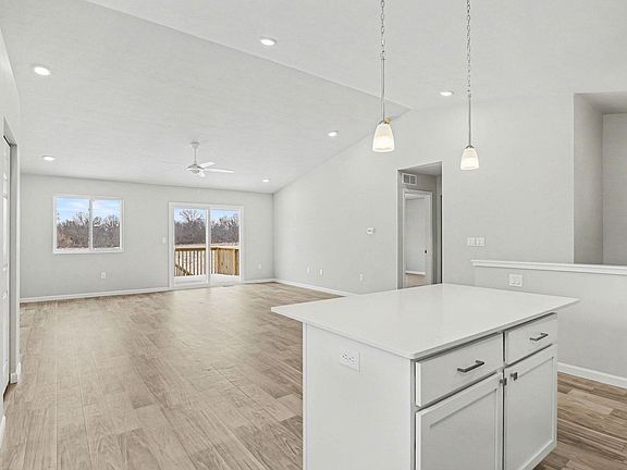 5th image of 3024 Falling Oak Dr