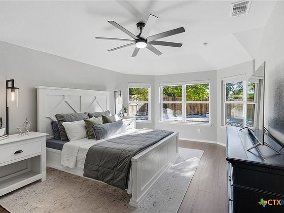 4th image of 3005 Newton Dr