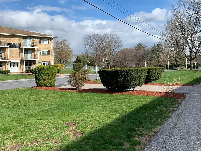 379 Huse Rd #37 — Photo 24
