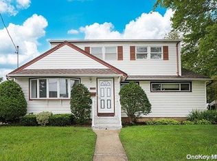 1739 Michael William Rd, Merrick, NY 11566
