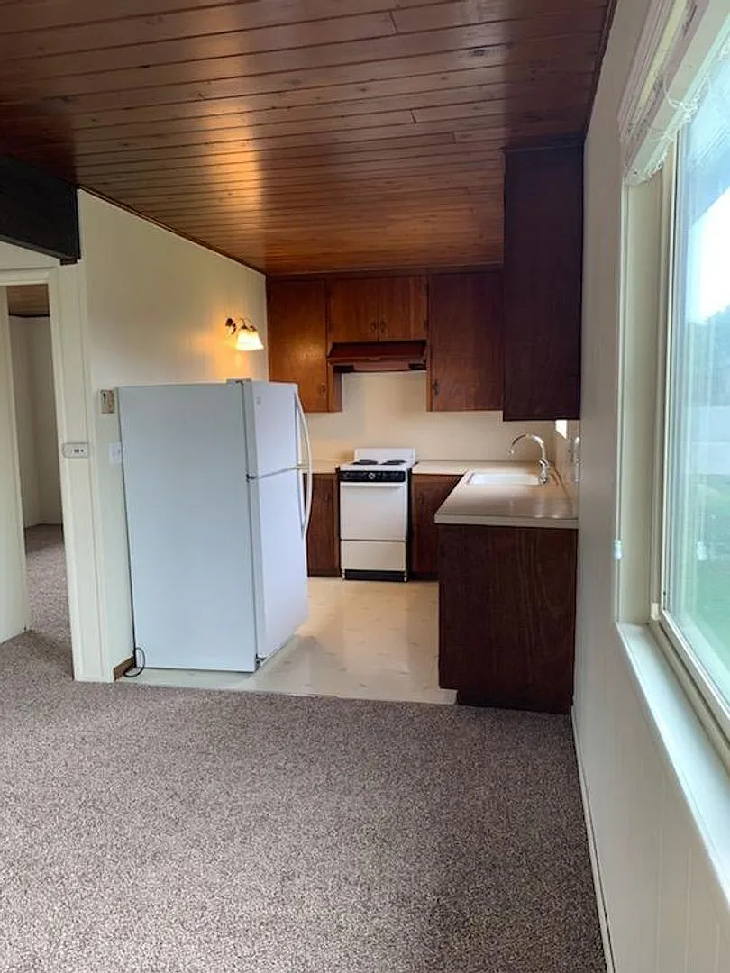 Upgraded Duplex in Eureka! — Photo 2