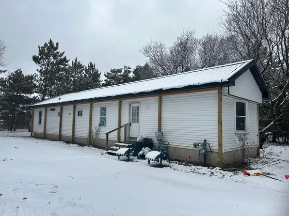 1336 Groveland Ave, Gaylord, MI 49735