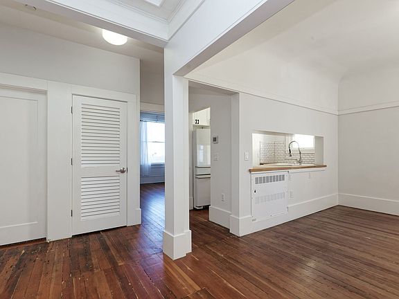 4th image of 1605 Clay St Unit 11