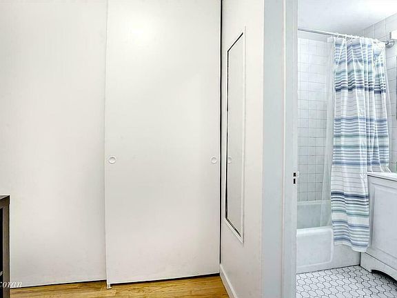 5th image of 9 W 95th St APT F