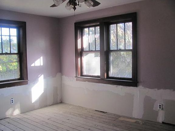 5th image of 27 Barbara Ave