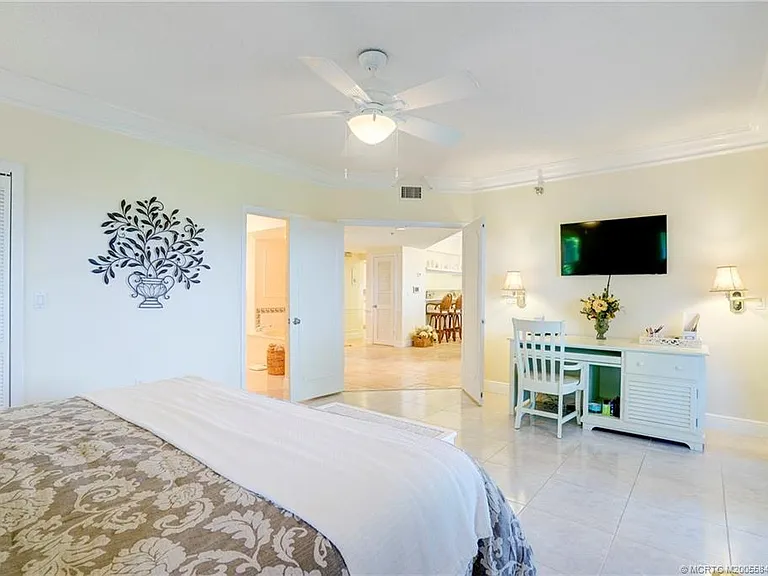 184 NE Edgewater Dr #1001 — Photo 44