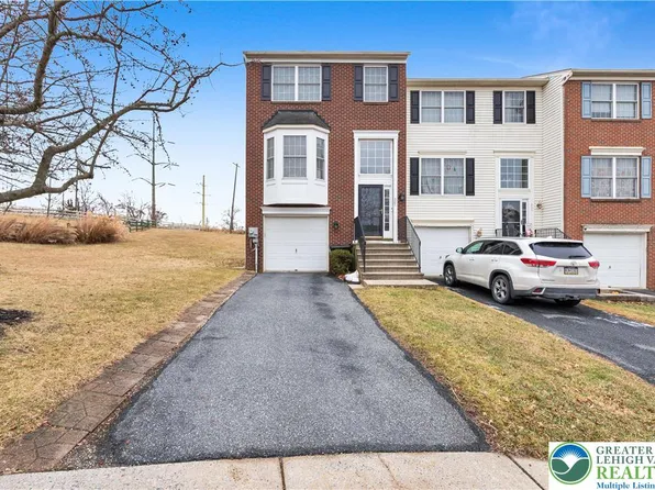 307 S Oak St, Freemansburg, PA 18017