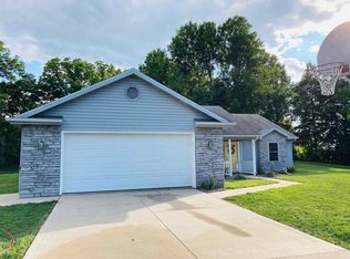 915 Cora Ln, Fremont, IN 46737