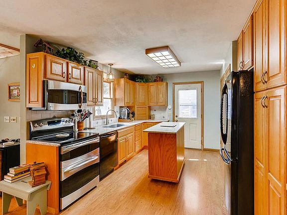 5th image of 15540 Upper 194th St E