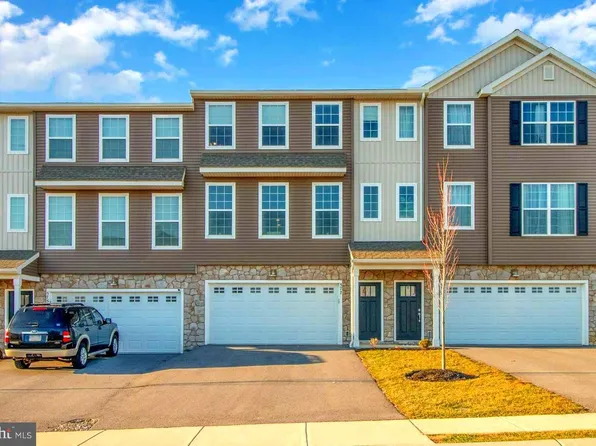 577 Brook Shire Ct, Mechanicsburg, PA 17055