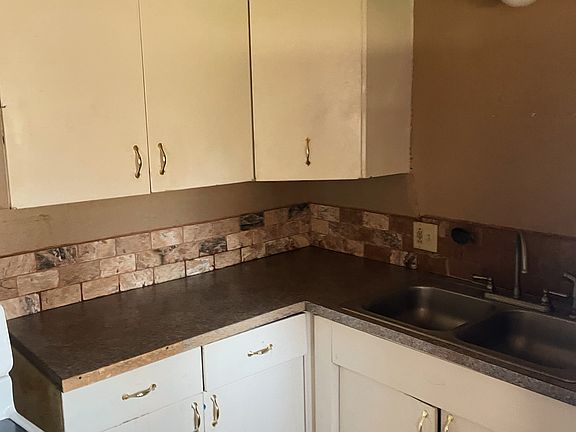 4th image of 1660 NW 27th St #1662