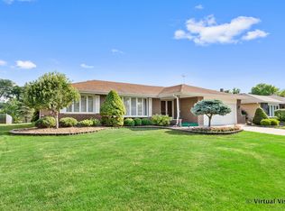 1913 McAdam Rd, Darien, IL 60561