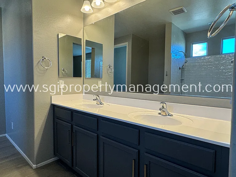 21080 W Almeria Rd — Photo 6