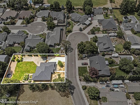 3rd image of 1609 Pacific Ln