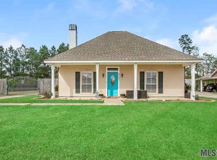 8121 Acadiana Ave, Denham Springs, LA 70706