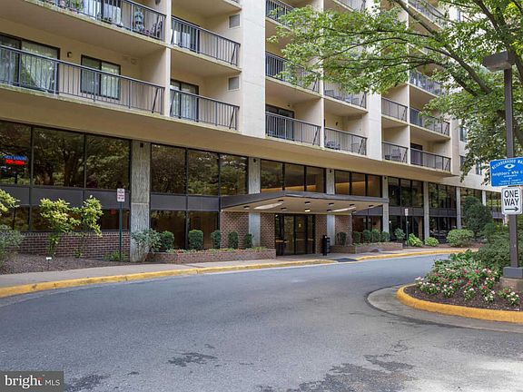 4th image of 3800 Powell Ln APT 917